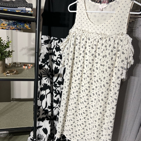 LC Lauren Conrad Dresses & Skirts - LC Lauren Conrad White Dress with Black Floral Accents
